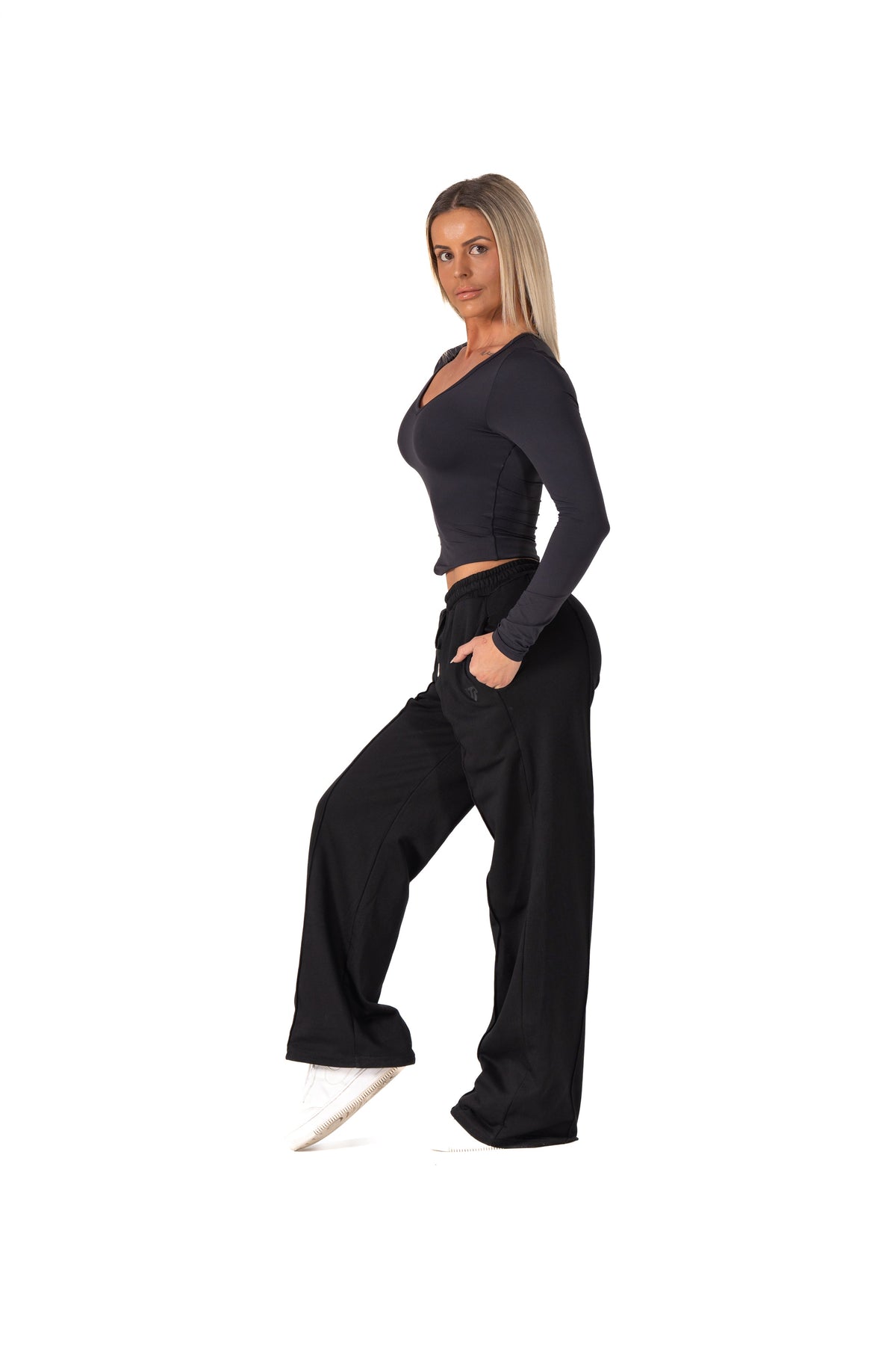 CLASSIC V-NECK LONG SLEEVE - BLACK