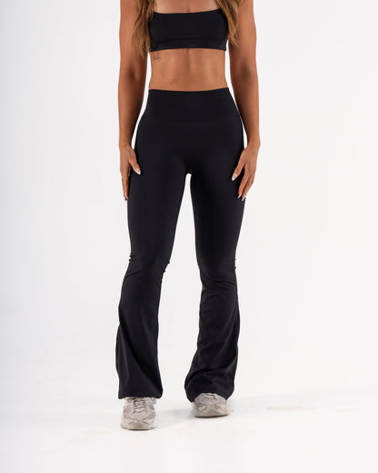 SIGNATURE FLARE PANTS REGULAR LENGTH - BLACK