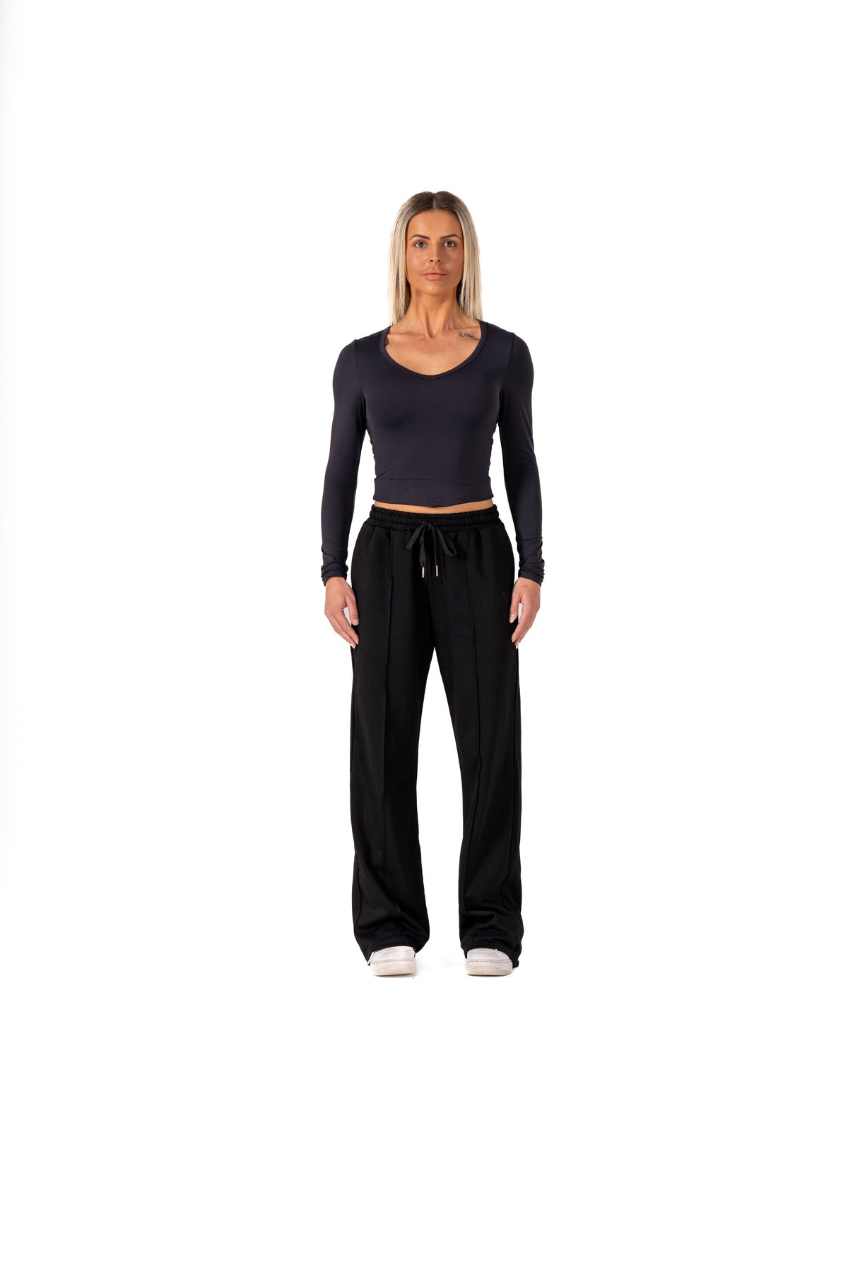 CLASSIC V-NECK LONG SLEEVE - BLACK