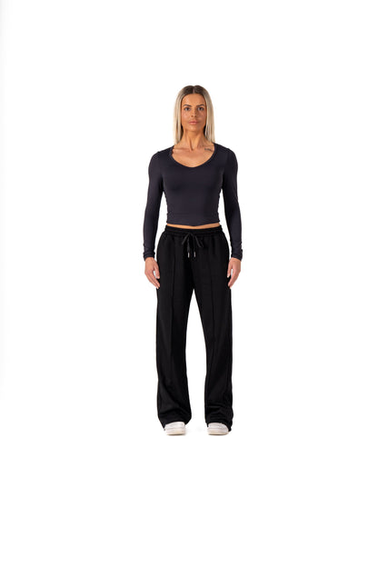 CLASSIC V-NECK LONG SLEEVE - BLACK