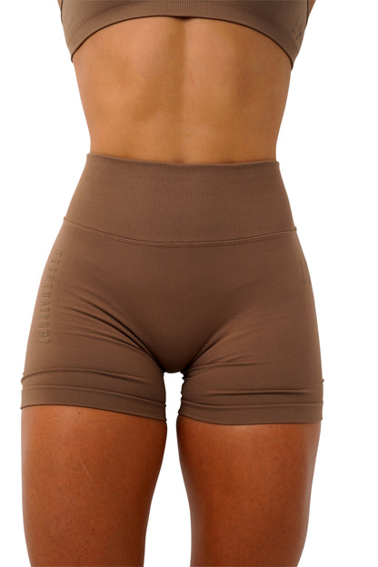LJ V-BACK SCRUNCH SHORTS - COFFEE